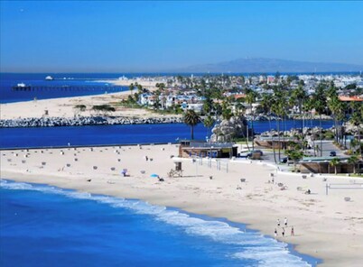 Newport Beach's Finest (1 blocks from sand)!
