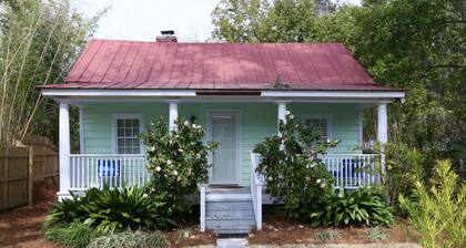 QUAINT MÖKKI HISTORIAAN OLD POINTISSA Beaufort, S. C.