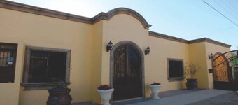 CONDO FOR RENT LARGE GROUP up to 20-30