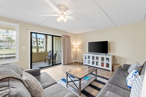 テレビ、書庫、ビデオライブラリ