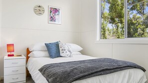 3 bedrooms, bed sheets