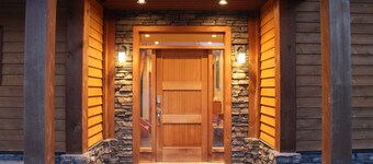 Ultimate luxury home for skiing Kicking Horse and nearby ski areas, Banff & Yoho