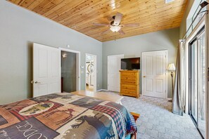 4 bedrooms, internet, bed sheets