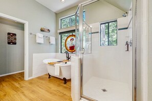 Free toiletries, hair dryer, towels