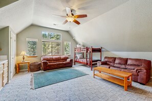 TV, fireplace, DVD player