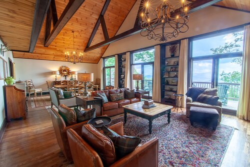 Large Mountain Home with Multi-Mile Views