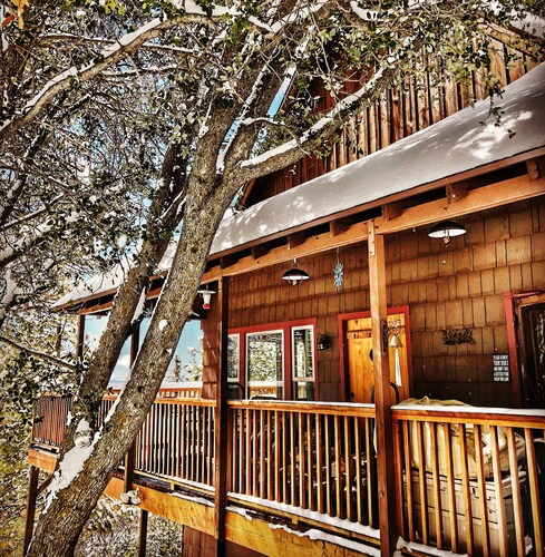 Historic Writers Lodge w/spa as featured in San Diego Magazine. Walk to town.