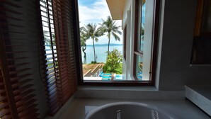 Four Bedrooms Private Pool Villa | Bathroom | Deep soaking tub, rainfall showerhead, free toiletries, hair dryer - Krabi Castaway Pool Villa (Krabi)