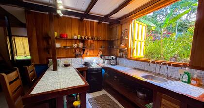 Beach villa w/fiber optic internet- Steps to beach with garden full of wildlife!