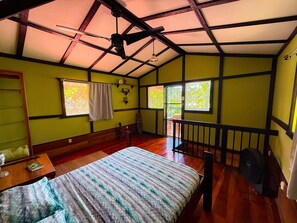 2 Schlafzimmer, Zimmersafe, Schreibtisch, Reisekinderbett