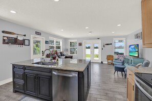 المنشأة من الداخل