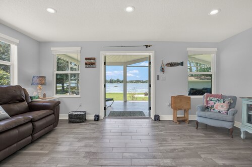 Five Star Rating Lake/WaterFront Oasis Near Tampa/Orlando & Gulf Beaches