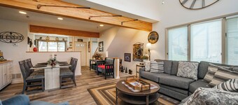 Deep Creek Village # 41- 2 makuuhuoneen Lakefront Lemmikkiystävällinen Townhome lähellä Wisp Ski Resort