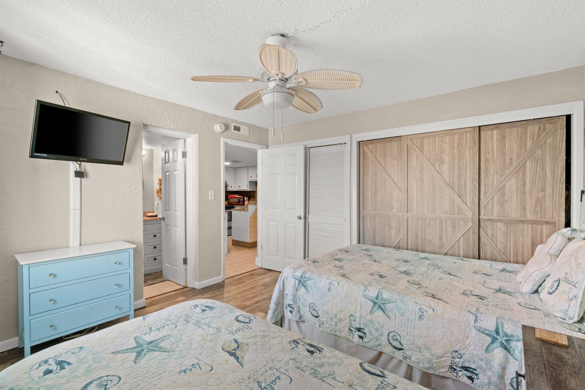 2 多间卧室、熨斗/熨衣板、旅行婴儿床、WiFi