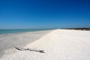 Blind Pass Condominiums Beach - Blind Pass Condos at Bowman's Beach F208 on beautiful Sanibel Island (Sanibel Island)