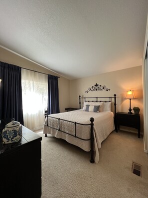 3 間睡房、可攜式嬰兒床、免費 Wi-Fi、床單