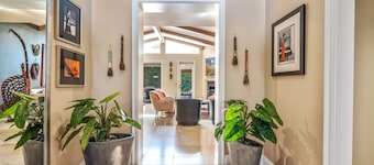Gorgeous, Spacious Villa in Upscale Canyon Estates - Pool/Spa - Dog OK