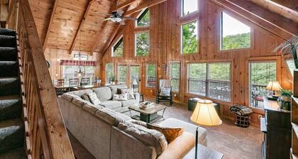 Lakefront Cabin Hot Tub, Firepit, kayaks gratis, alquiler de botes / motos acuáticas, 3 cubiertas