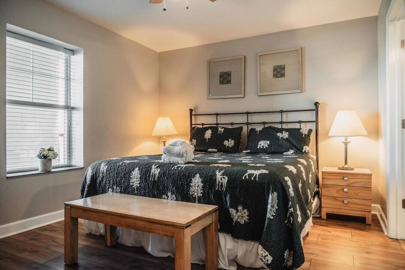 2 bedrooms, desk, iron/ironing board, free WiFi