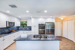Private kitchen - Blind Pass Condos at Bowman's Beach C210 on beautiful Sanibel Island (Sanibel Island)