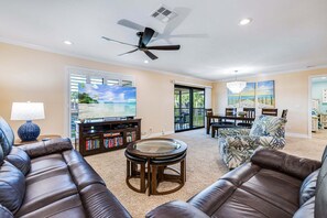 Living area - Blind Pass Condos at Bowman's Beach C210 on beautiful Sanibel Island (Sanibel Island)
