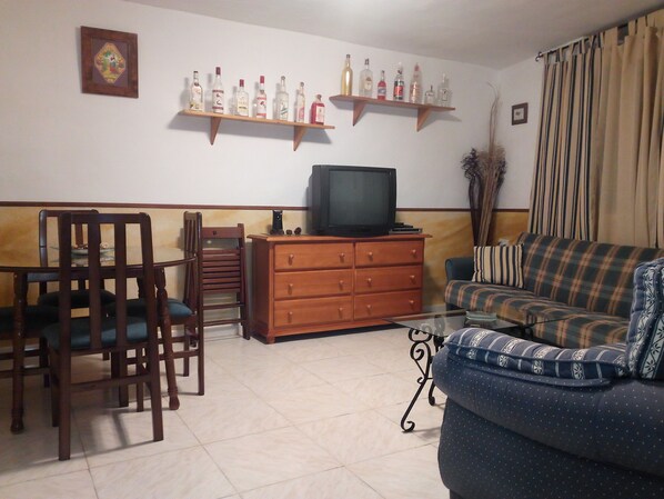 TV, DVD player