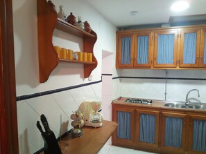 Fridge, microwave, oven, coffee/tea maker