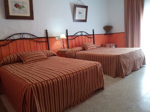 3 Schlafzimmer, Bügeleisen/Bügelbrett, kostenloses WLAN, Bettwäsche