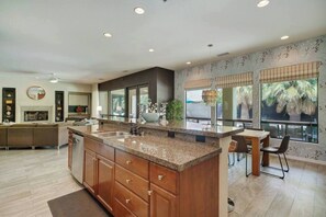 Interior - Spanish Modern Retreat - Cali Life Style (Indio)