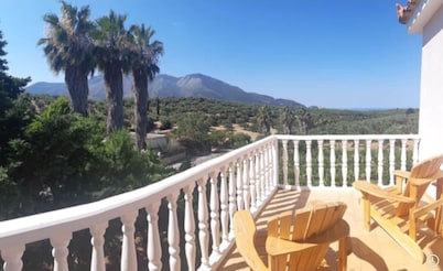 *170sm Maisonette *Wifi & PL &FP +2min drive to Sea*