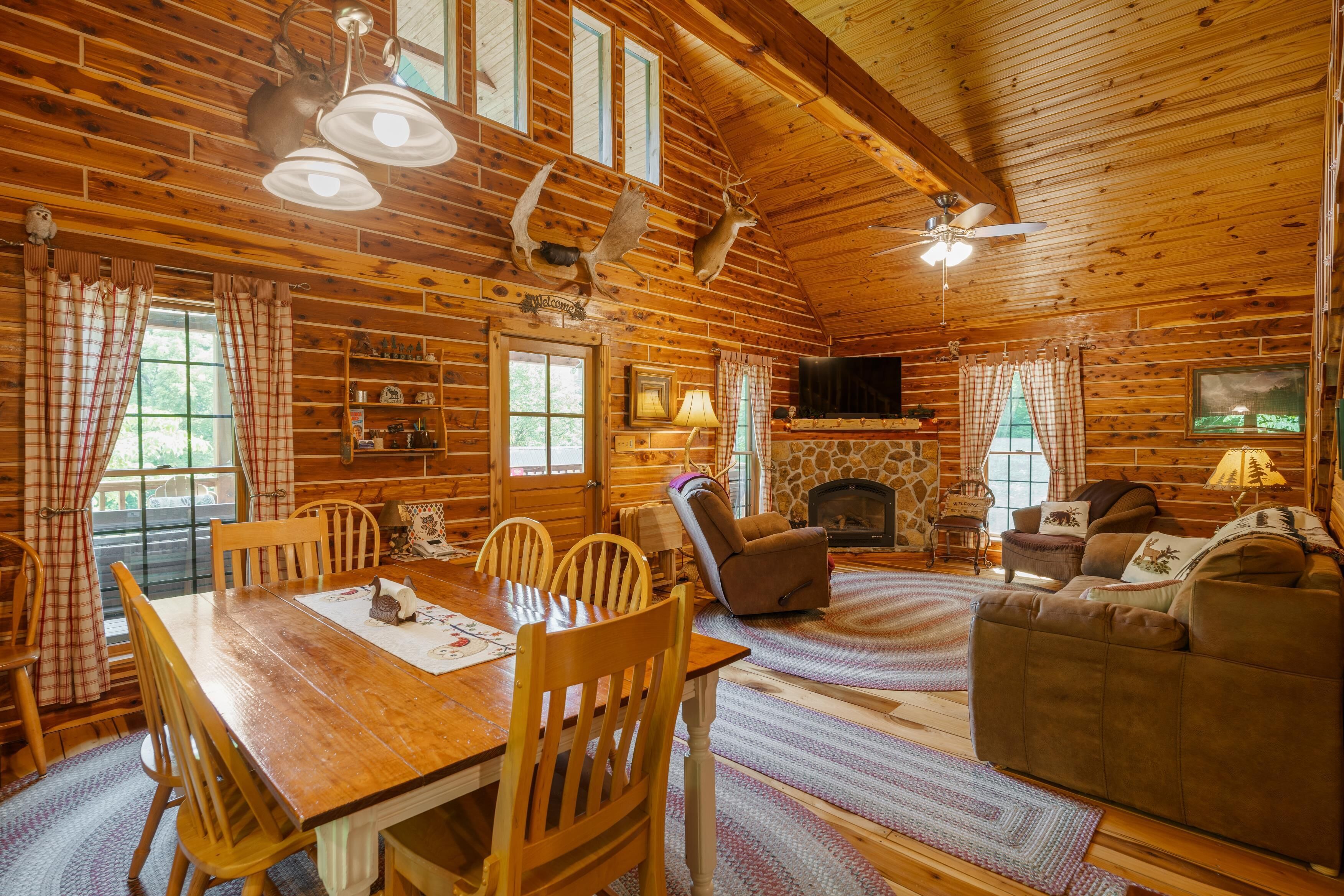 Wise Old Owl Cabin Sou Indiana Patoka Lake French Lick Family Cabin 5 STAR ! 
