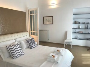 4 Schlafzimmer, Zimmersafe, Bügeleisen/Bügelbrett, Reisekinderbett