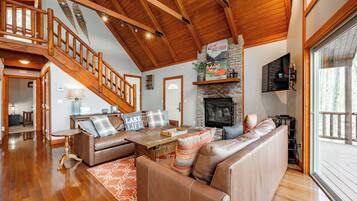 Televisor intel·ligent, llar de foc i reproductor de DVD