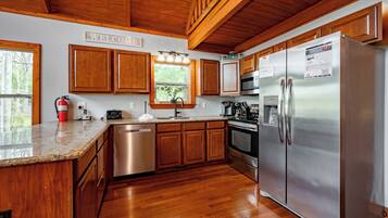 Frigorífic, microones, forn i placa de cuina