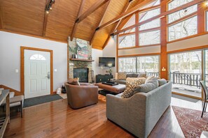 Smart TV, fireplace, DVD player