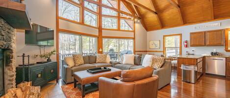 Smart-TV, Kamin, DVD-Player