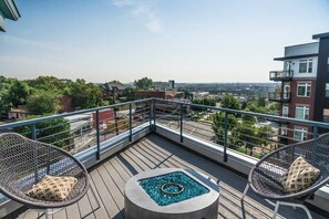 Terrace/patio - Unique townhome in Denver's best location with rooftop hot tub (Denver)