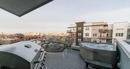 Einzigartiges 4-stöckiges Stadthaus mit Whirlpool auf dem Dach im Herzen von Denver