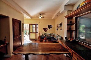 Interior - 2BR Townhome in Tamarindo• Pool • Walk to Beach (Tamarindo)