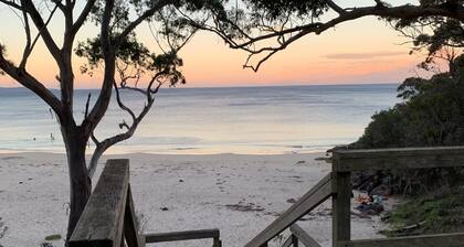 Yonder Cottage across from Washerwomans Beach