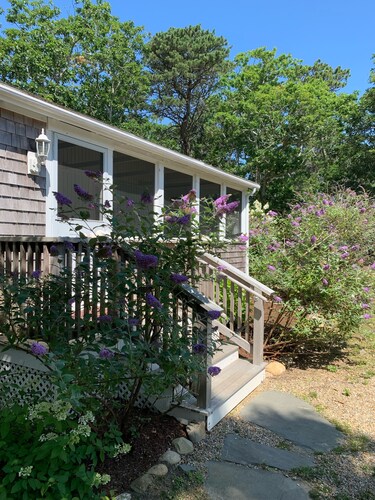 GETAWAY Chappy "Butterfly Cottage" Cozy 2 makuuhuone Chappaquiddickissä