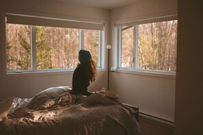 3 chambres, bureau, fer et planche à repasser, accès au Wi-Fi (inclus)