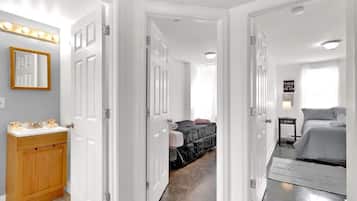 2 chambres, fer et planche à repasser, accès au Wi-Fi (inclus)