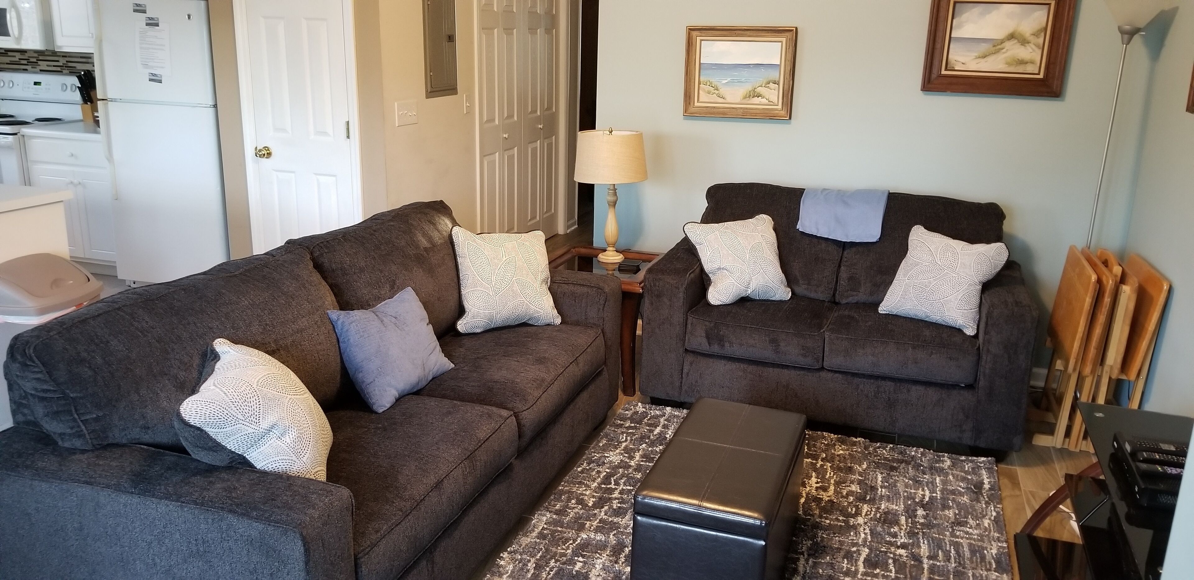 スマートテレビ、DVD プレーヤー、書庫