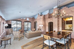 Interior - Unbeatable Views in 3 Bedroom Penthouse - Great Location (Mountain Villlage)