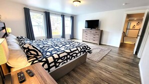 6 bedrooms, iron/ironing board, WiFi, bed sheets