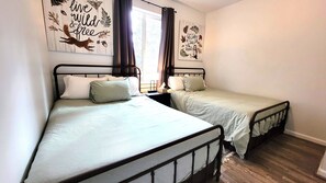 6 makuuhuonetta, silitysrauta/-lauta, Wi-Fi, vuodevaatteet