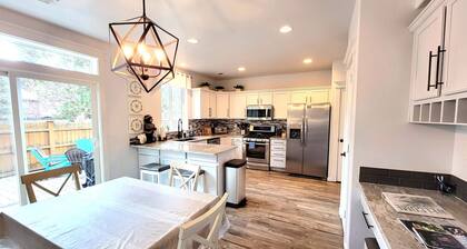 5 Minute Drive to Downtown Bend, Dog Friendly