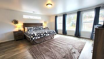 6 bedrooms, iron/ironing board, WiFi, bed sheets