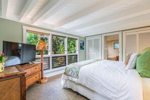 5 bedrooms, travel crib, free WiFi, bed sheets